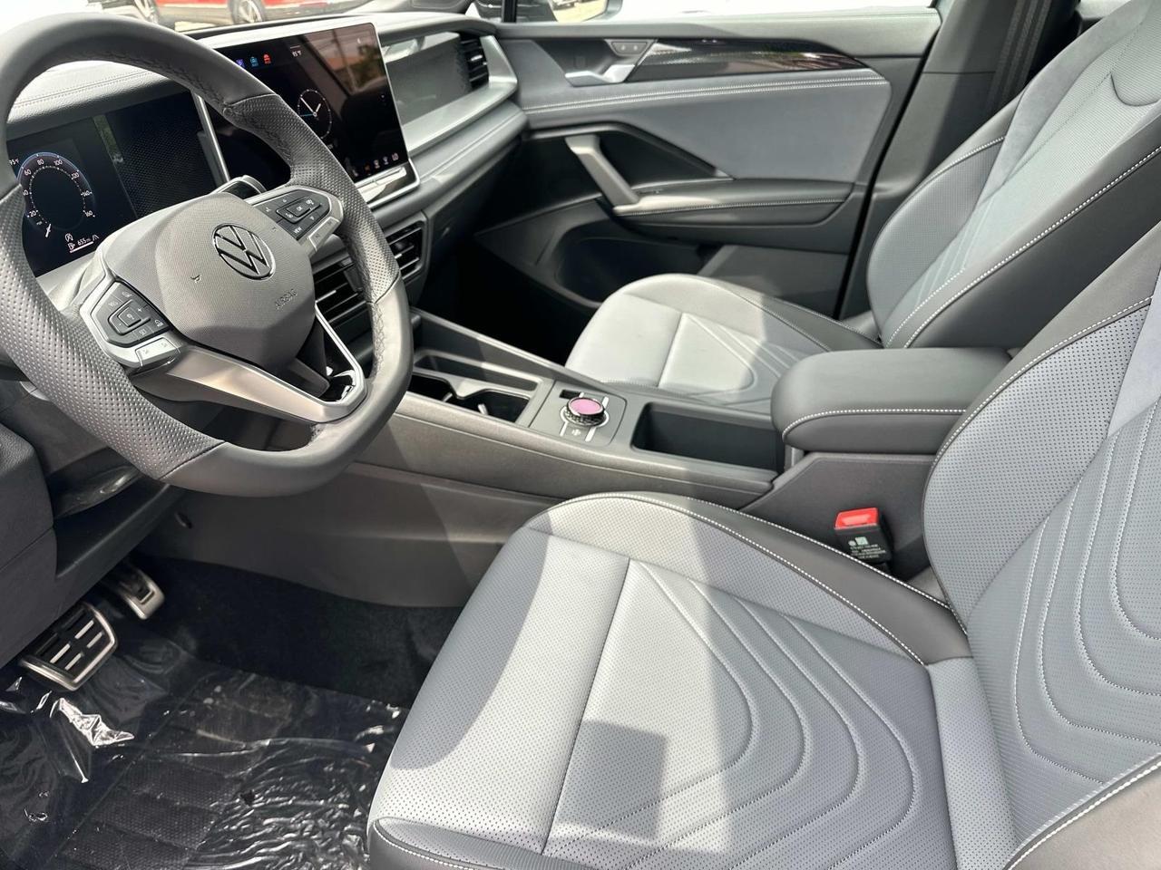 2025 Volkswagen Tiguan 2.0T SE R-Line Black Woodbridge VA