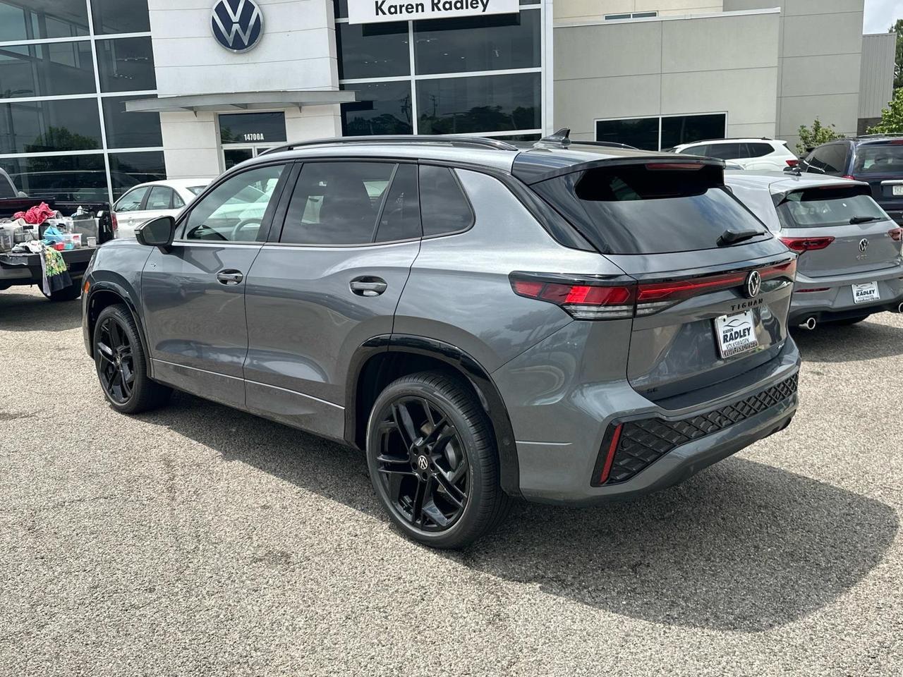 2025 Volkswagen Tiguan 2.0T SE R-Line Black Woodbridge VA