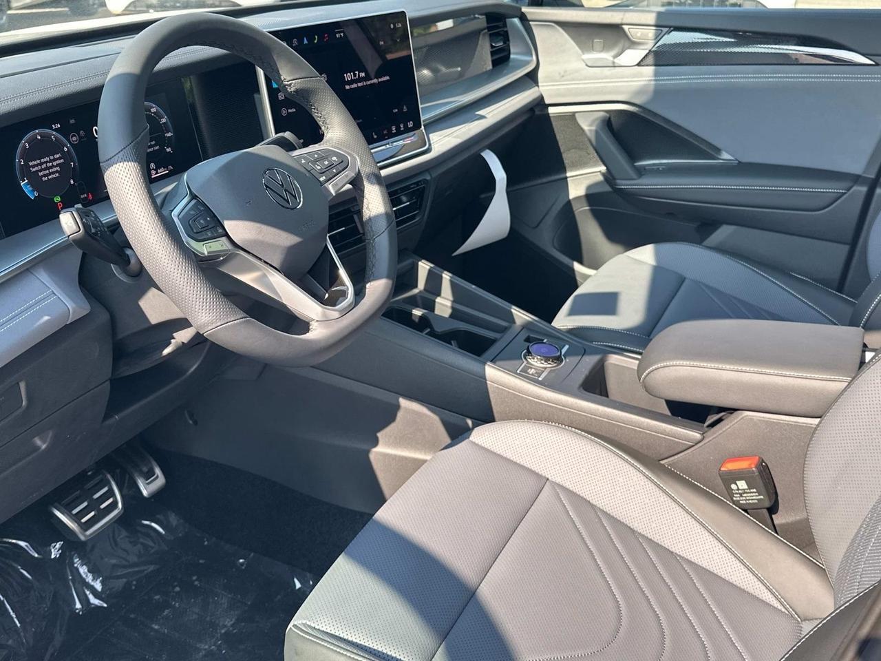 2025 Volkswagen Tiguan 2.0T SE R-Line Black Woodbridge VA