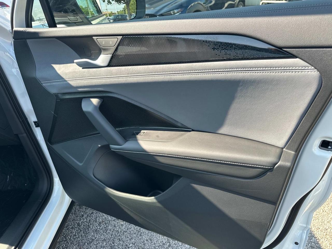 2025 Volkswagen Tiguan 2.0T SE R-Line Black