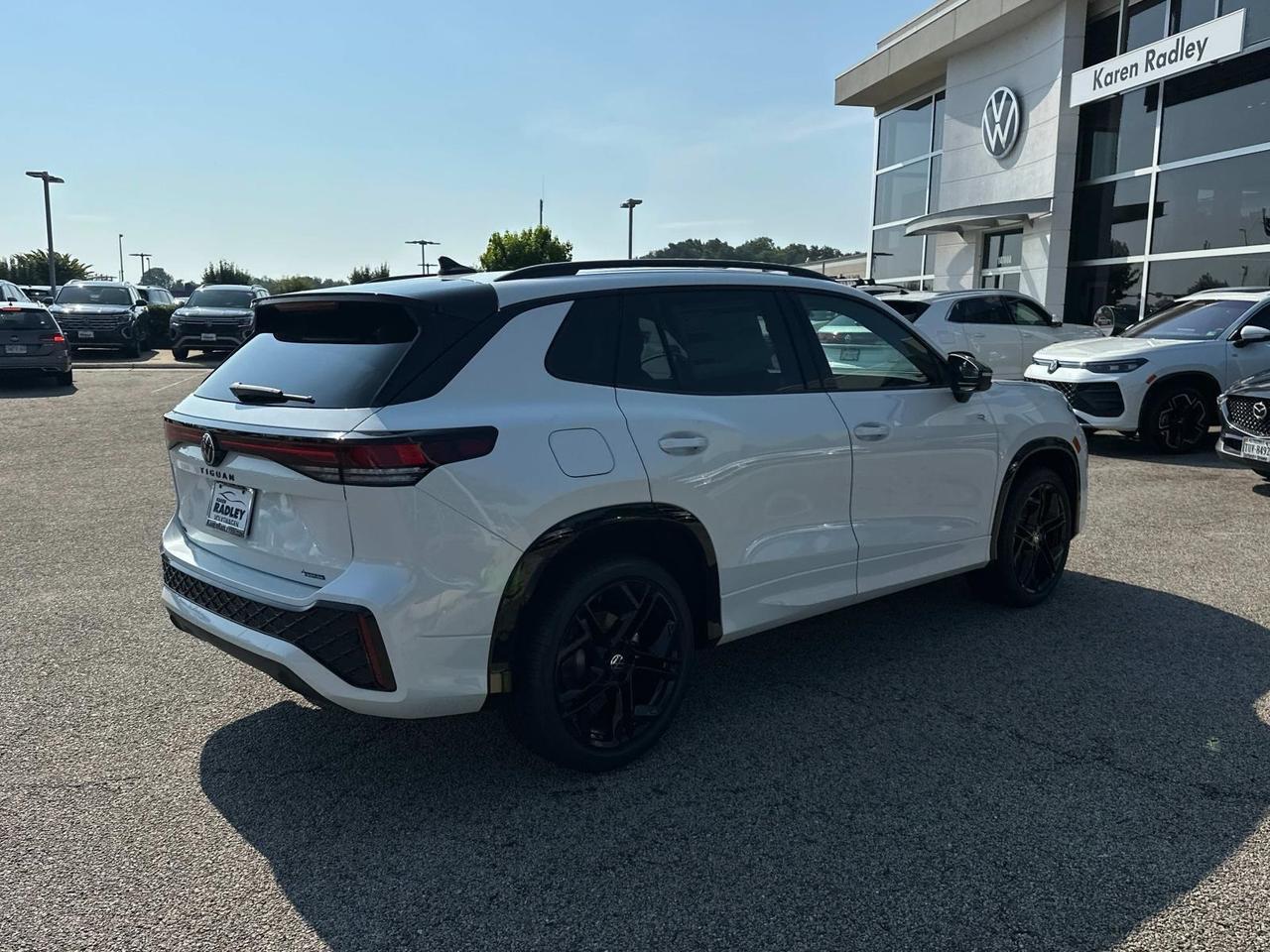 2025 Volkswagen Tiguan 2.0T SE R-Line Black Woodbridge VA