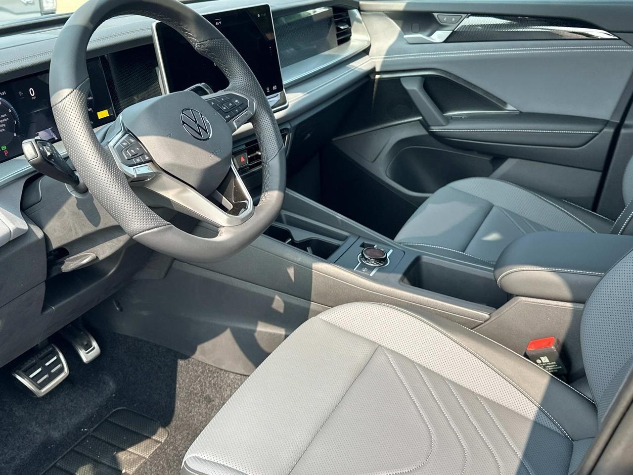 2025 Volkswagen Tiguan 2.0T SE R-Line Black Woodbridge VA