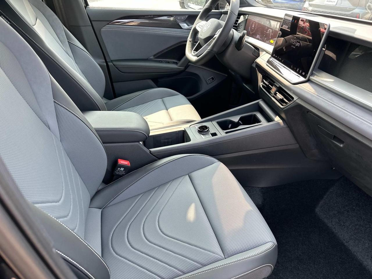 2025 Volkswagen Tiguan 2.0T SE R-Line Black Woodbridge VA