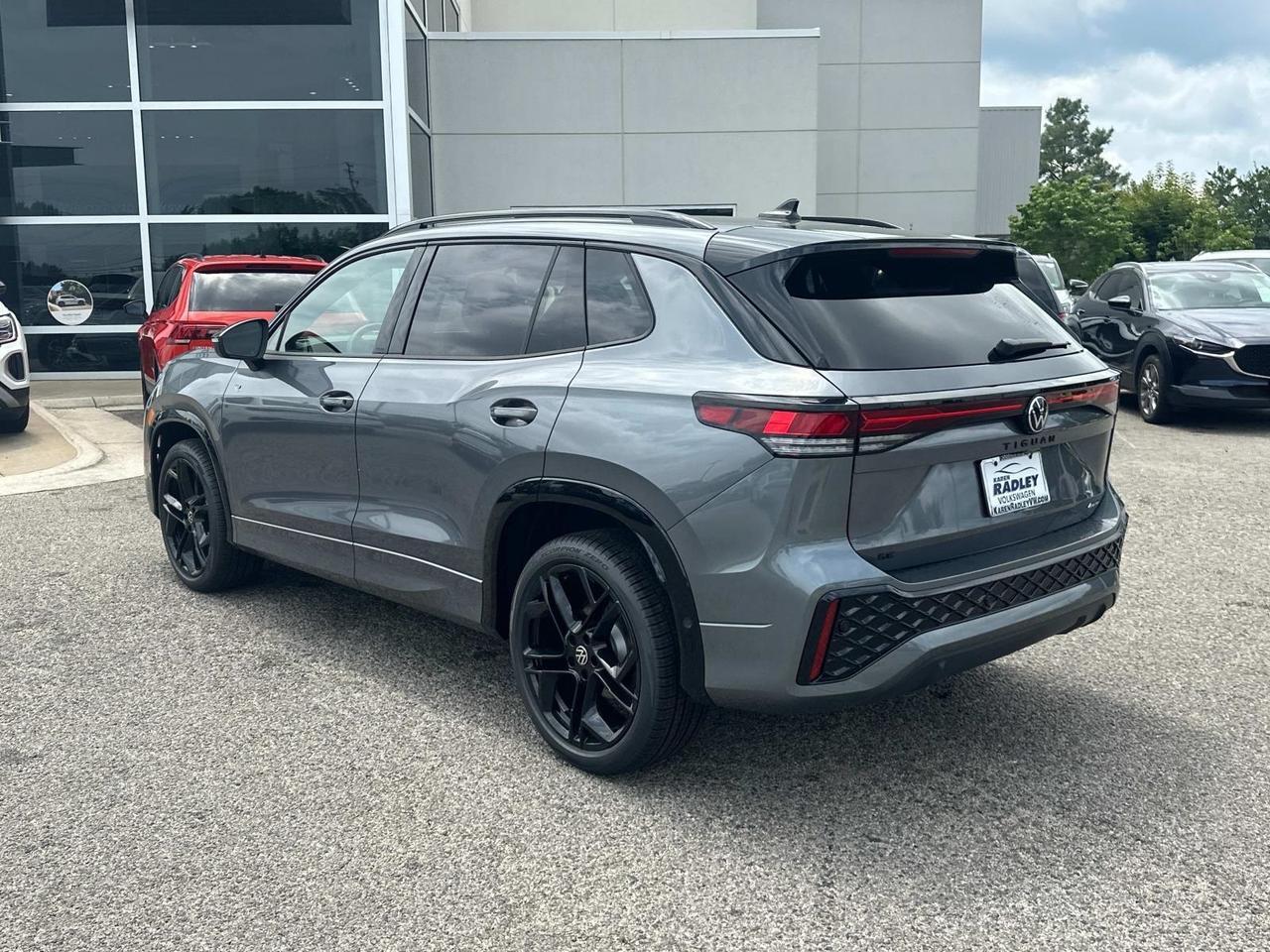2025 Volkswagen Tiguan 2.0T SE R-Line Black Woodbridge VA