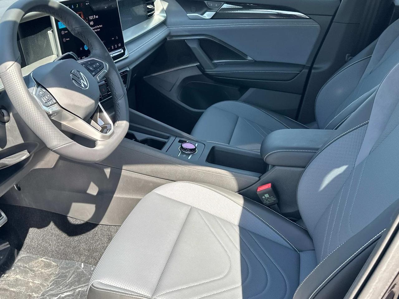 2025 Volkswagen Tiguan 2.0T SE R-Line Black Woodbridge VA