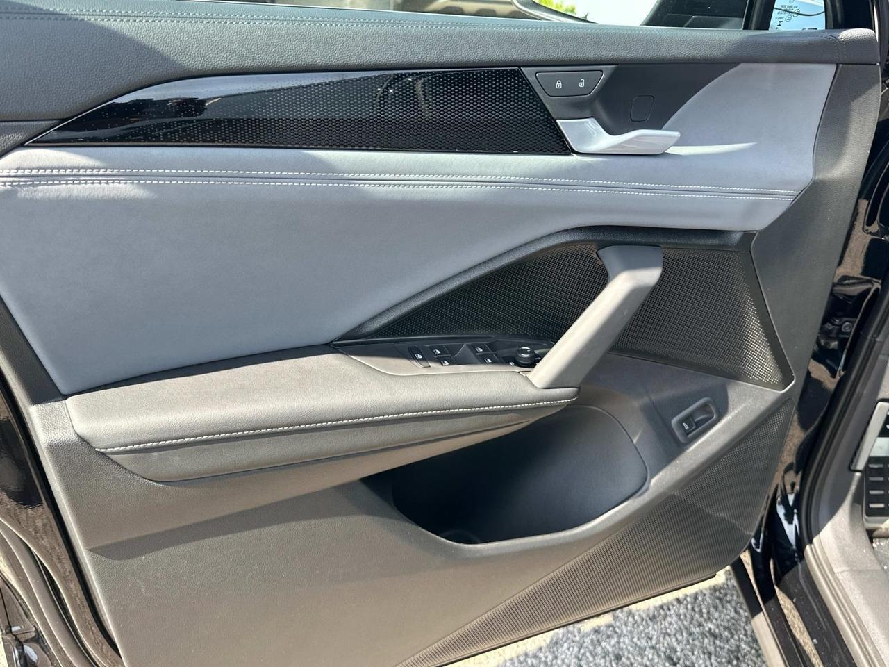 2025 Volkswagen Tiguan 2.0T SE R-Line Black Woodbridge VA