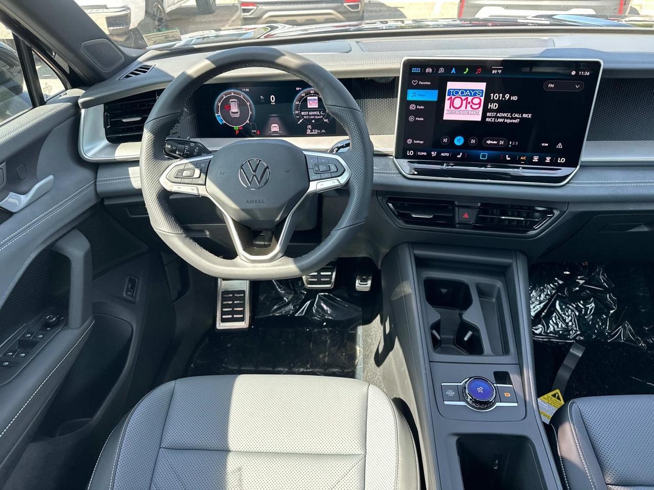 2025 Volkswagen Tiguan 2.0T SE R-Line Black