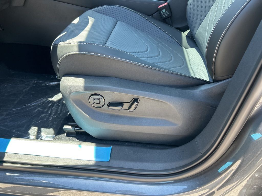 2025 Volkswagen Tiguan 2.0T SE R-Line Black Tampa FL