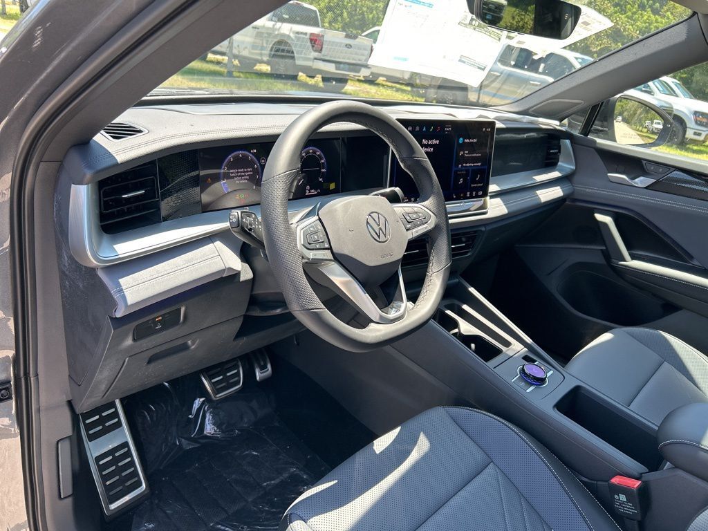 2025 Volkswagen Tiguan 2.0T SE R-Line Black Tampa FL