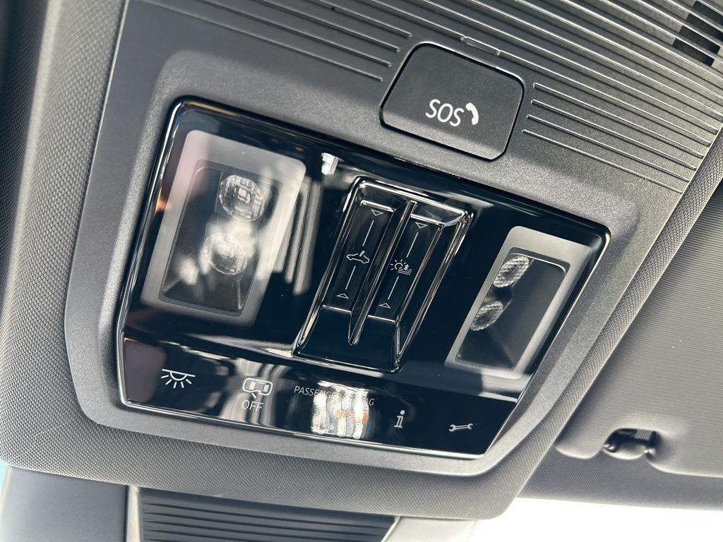 2025 Volkswagen Tiguan 2.0T SE R-Line Black Tampa FL