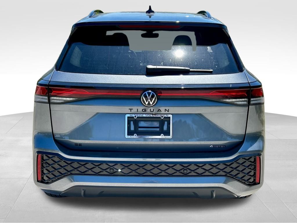 2025 Volkswagen Tiguan 2.0T SE R-Line Black Tampa FL