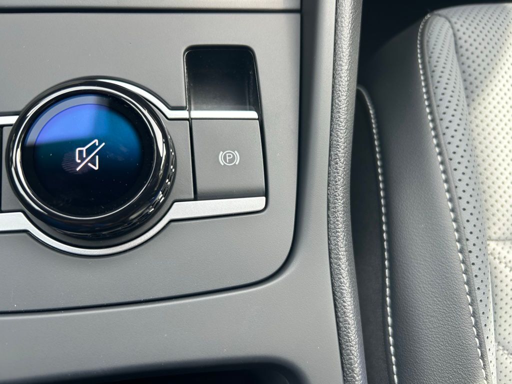 2025 Volkswagen Tiguan 2.0T SE R-Line Black Tampa FL