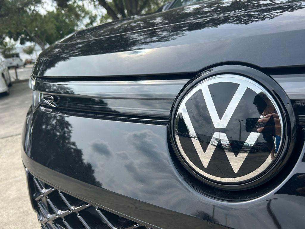 2025 Volkswagen Tiguan 2.0T SE R-Line Black Tampa FL