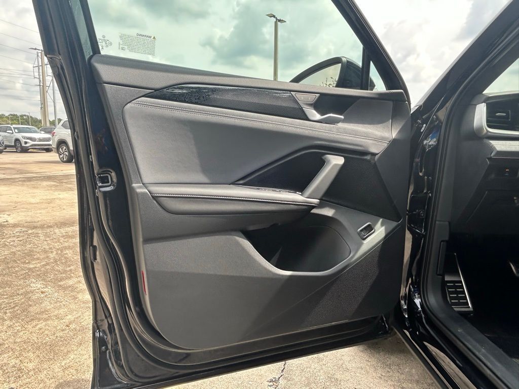 2025 Volkswagen Tiguan 2.0T SE R-Line Black Tampa FL