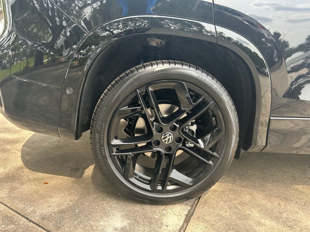2025 Volkswagen Tiguan 2.0T SE R-Line Black Tampa FL