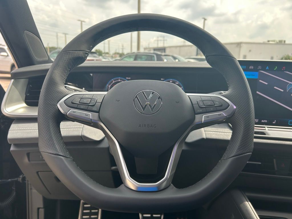 2025 Volkswagen Tiguan 2.0T SE R-Line Black Tampa FL