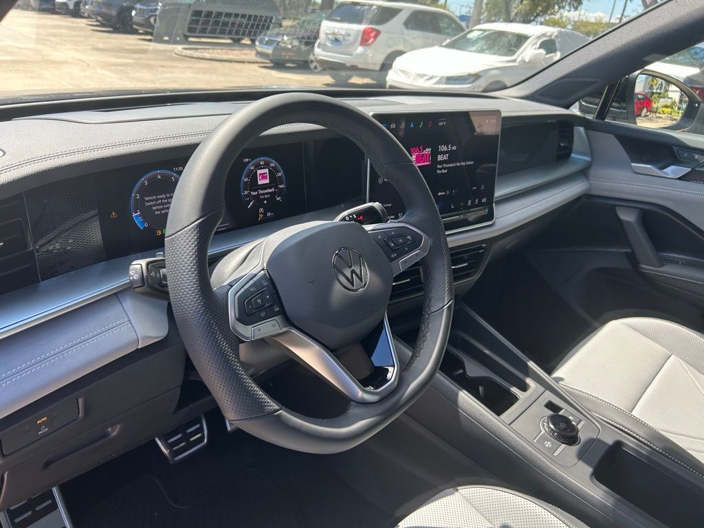 2025 Volkswagen Tiguan 2.0T SE R-Line Black Tampa FL