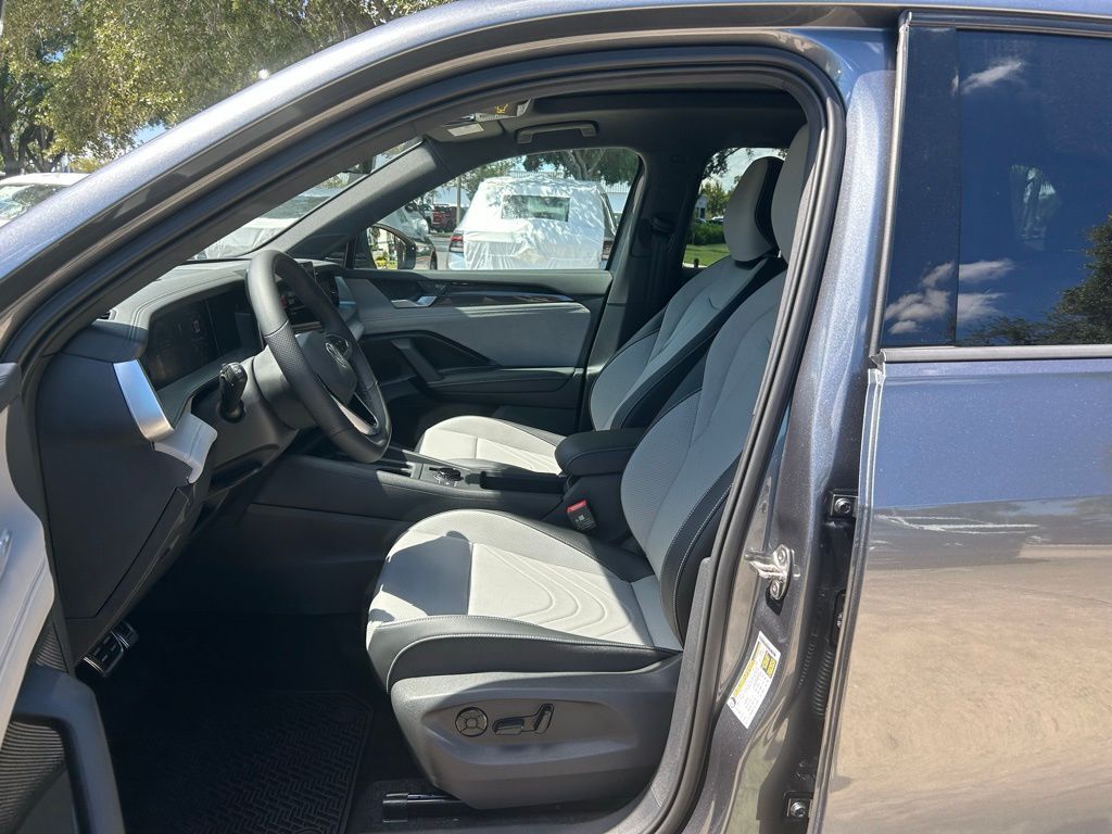 2025 Volkswagen Tiguan 2.0T SE R-Line Black Tampa FL