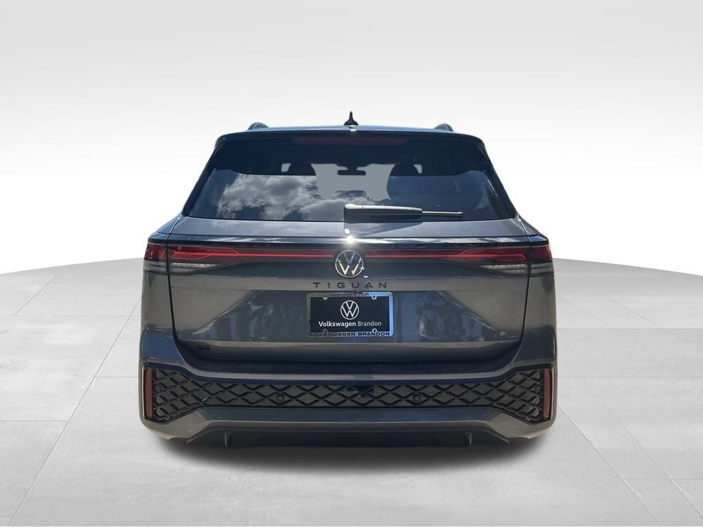 2025 Volkswagen Tiguan 2.0T SE R-Line Black Tampa FL