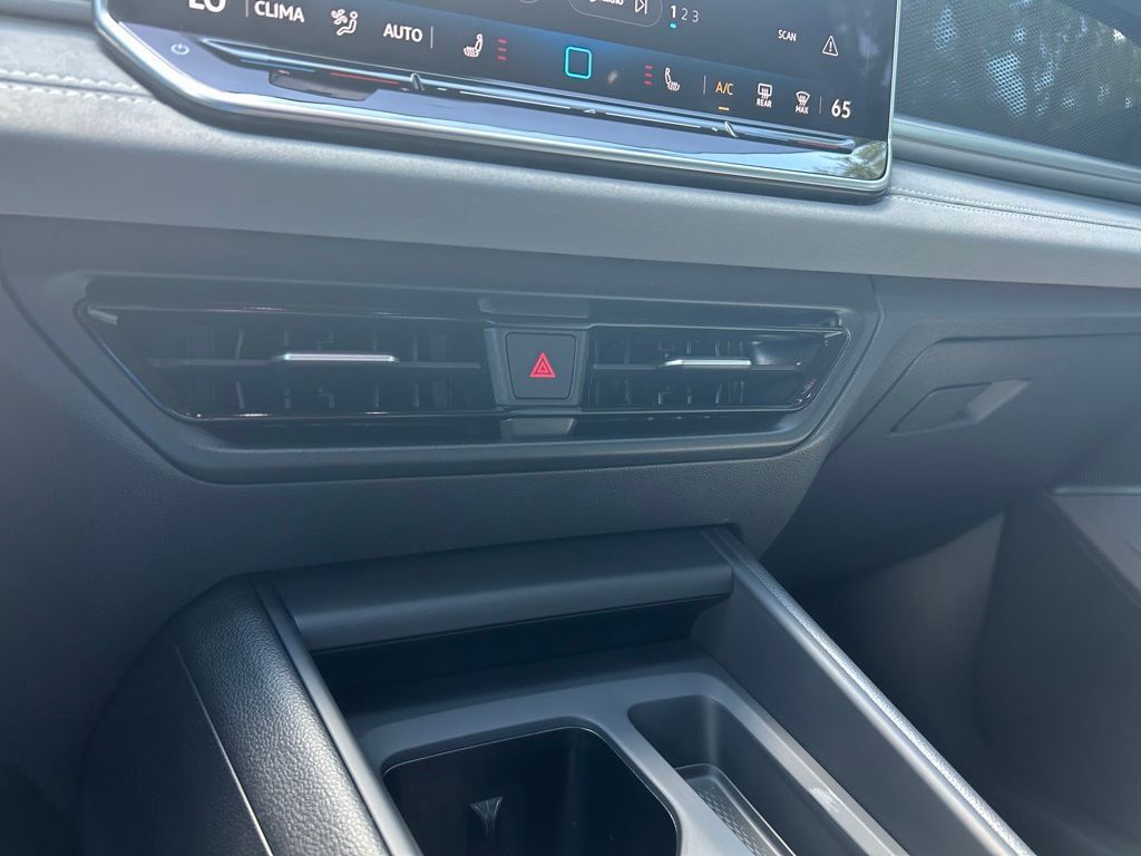 2025 Volkswagen Tiguan 2.0T SE R-Line Black Tampa FL