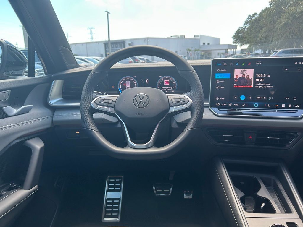 2025 Volkswagen Tiguan 2.0T SE R-Line Black Tampa FL