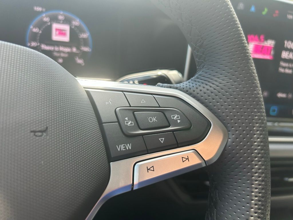 2025 Volkswagen Tiguan 2.0T SE R-Line Black Tampa FL
