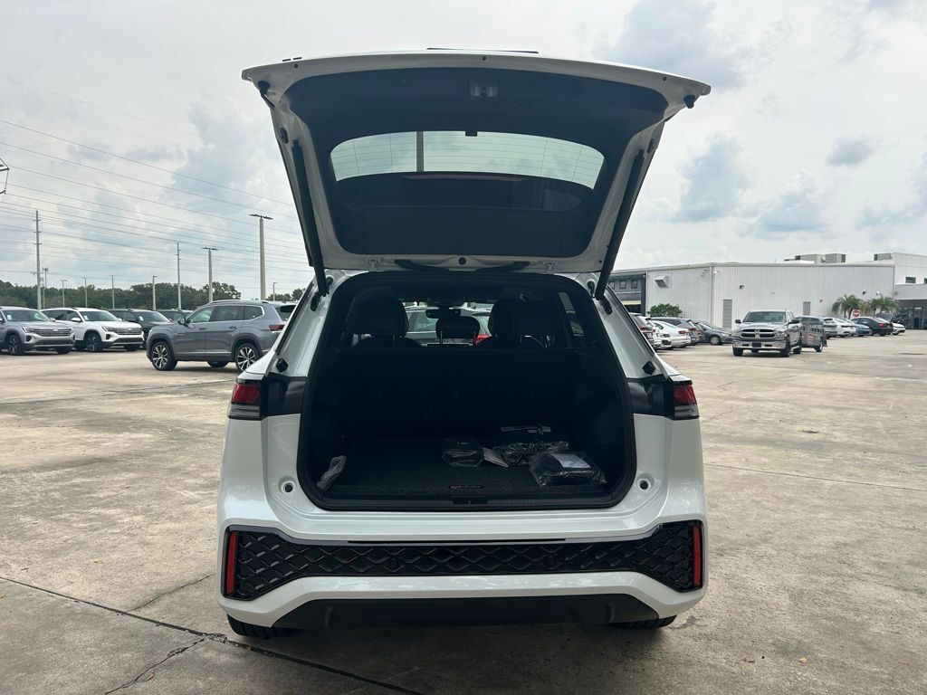 2025 Volkswagen Tiguan 2.0T SE R-Line Black Tampa FL