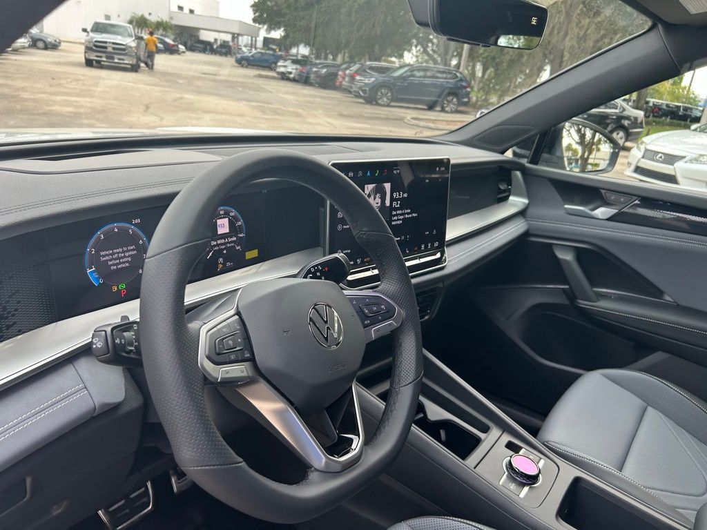 2025 Volkswagen Tiguan 2.0T SE R-Line Black Tampa FL