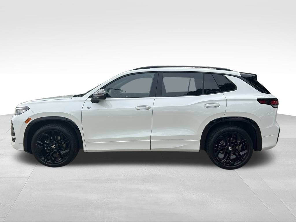 2025 Volkswagen Tiguan 2.0T SE R-Line Black Tampa FL
