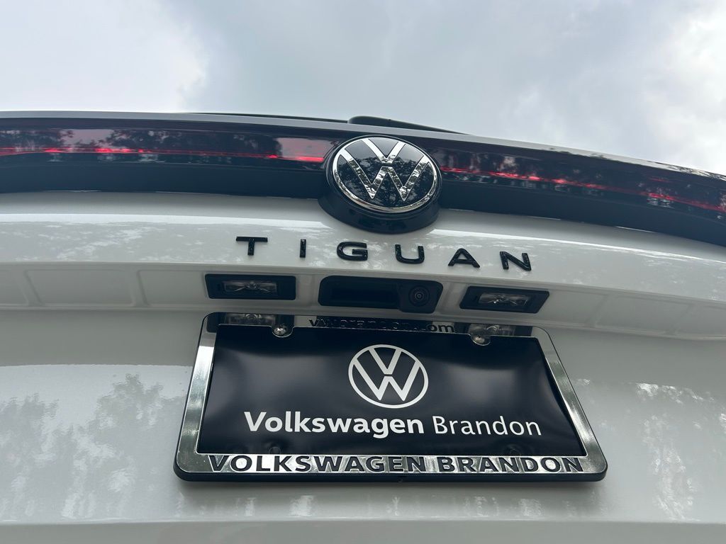 2025 Volkswagen Tiguan 2.0T SE R-Line Black Tampa FL