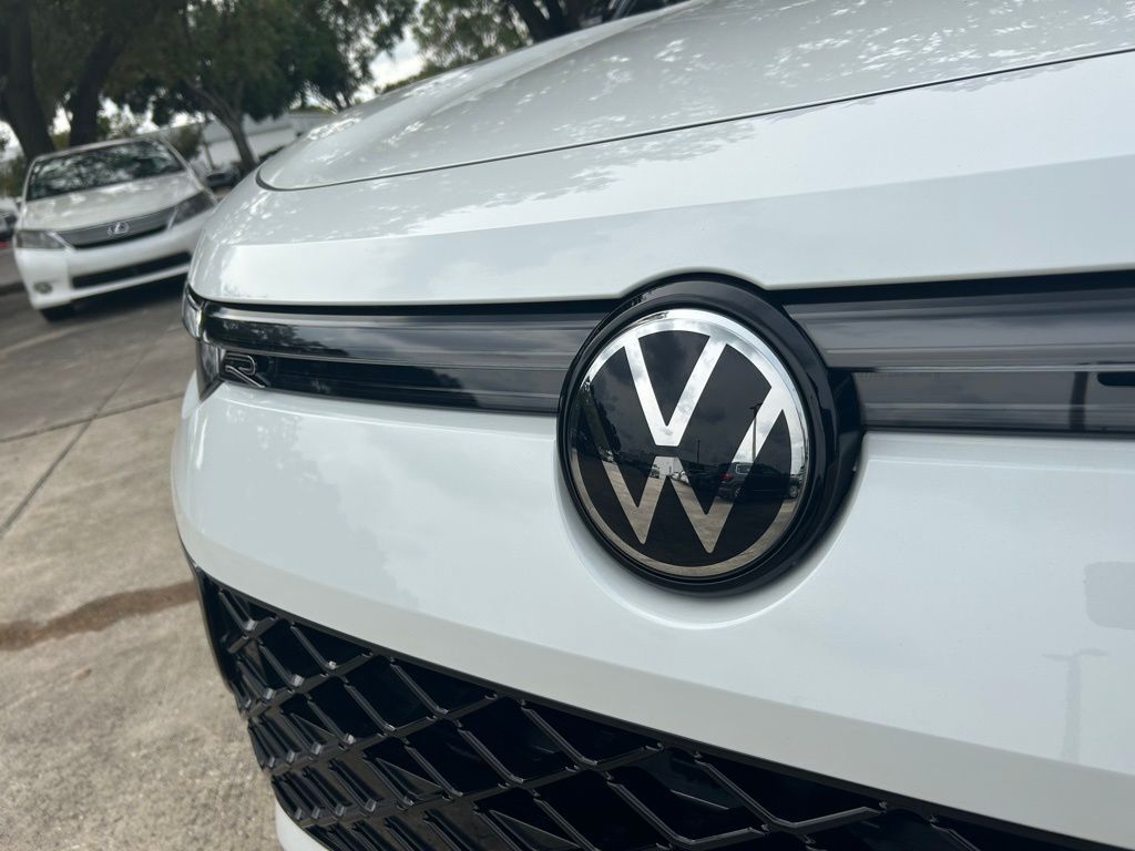 2025 Volkswagen Tiguan 2.0T SE R-Line Black Tampa FL