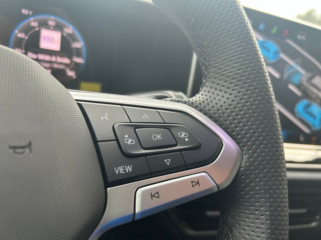 2025 Volkswagen Tiguan 2.0T SE R-Line Black Tampa FL