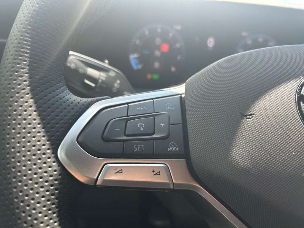 2025 Volkswagen Tiguan 2.0T SE R-Line Black Tampa FL