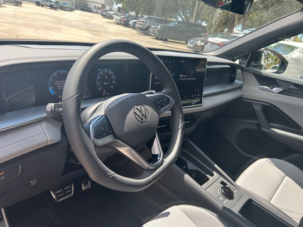 2025 Volkswagen Tiguan 2.0T SE R-Line Black Tampa FL