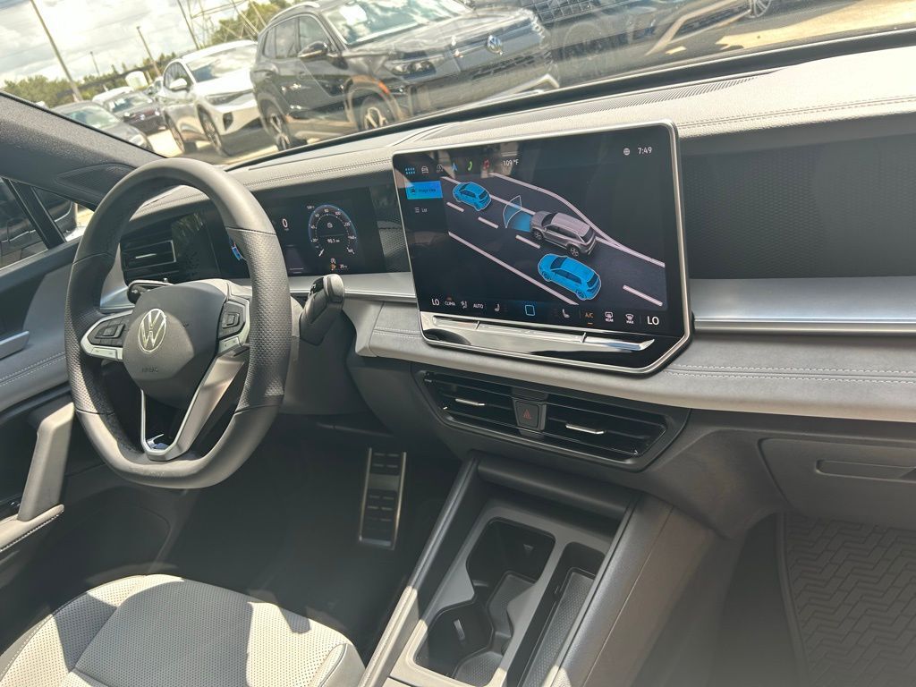 2025 Volkswagen Tiguan 2.0T SE R-Line Black Tampa FL
