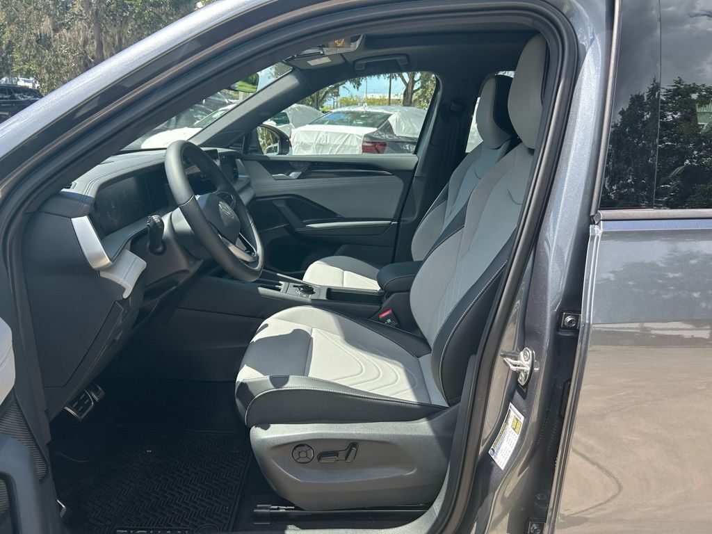2025 Volkswagen Tiguan 2.0T SE R-Line Black Tampa FL