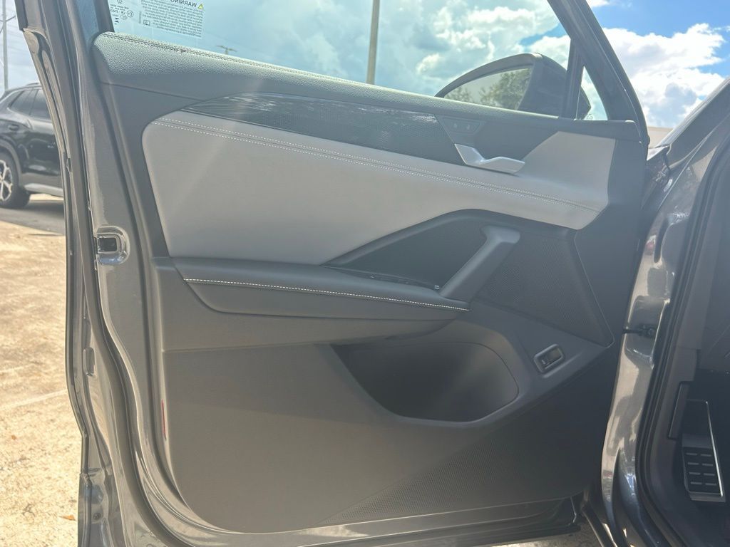 2025 Volkswagen Tiguan 2.0T SE R-Line Black Tampa FL