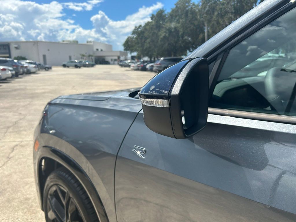 2025 Volkswagen Tiguan 2.0T SE R-Line Black Tampa FL
