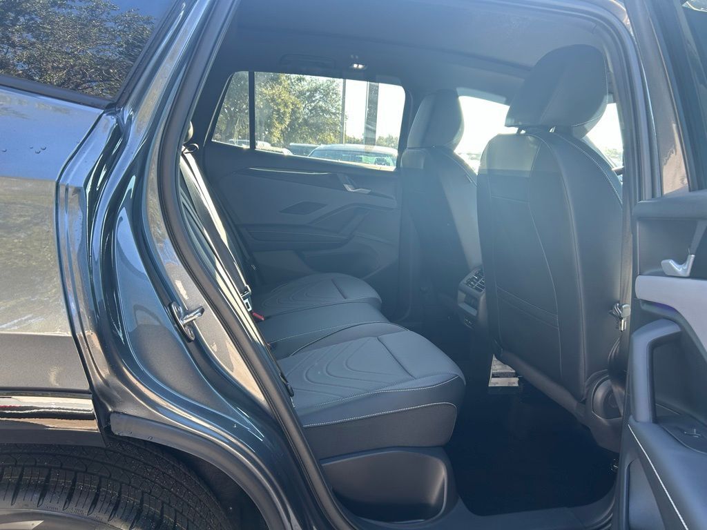 2025 Volkswagen Tiguan 2.0T SE R-Line Black Tampa FL