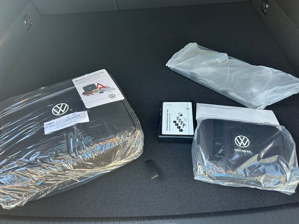 2025 Volkswagen Tiguan 2.0T SE R-Line Black Tampa FL