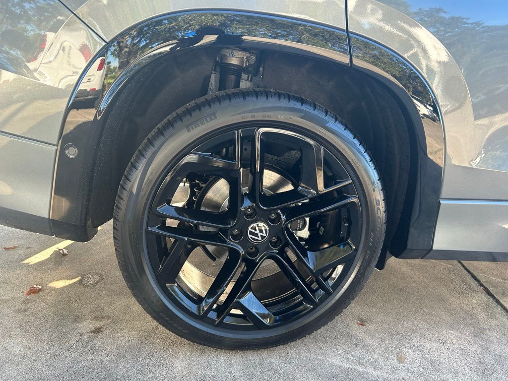 2025 Volkswagen Tiguan 2.0T SE R-Line Black Tampa FL