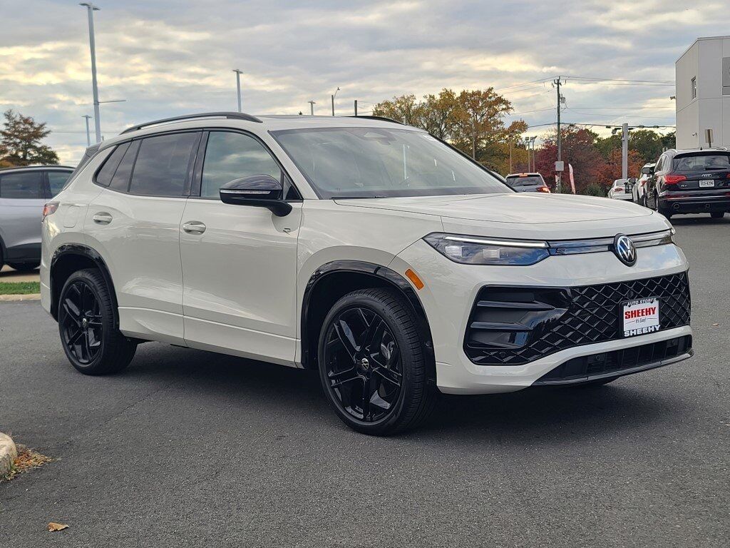 2025 Volkswagen Tiguan 2.0T SE R-Line Black Springfield VA 2025 Volkswagen Tiguan 2.0T SE R-Line Black Springfield VA