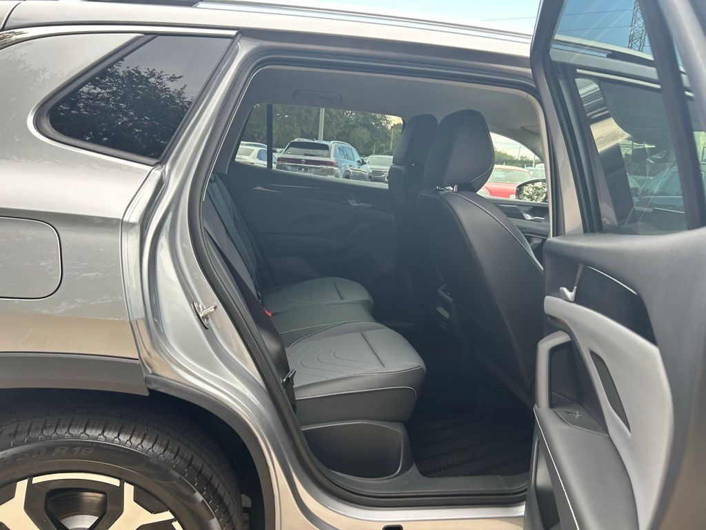 2025 Volkswagen Tiguan 2.0T SE Tampa FL