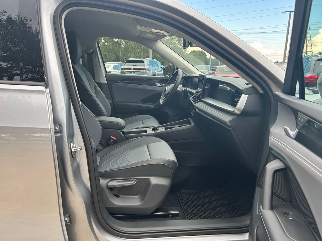 2025 Volkswagen Tiguan 2.0T SE Tampa FL