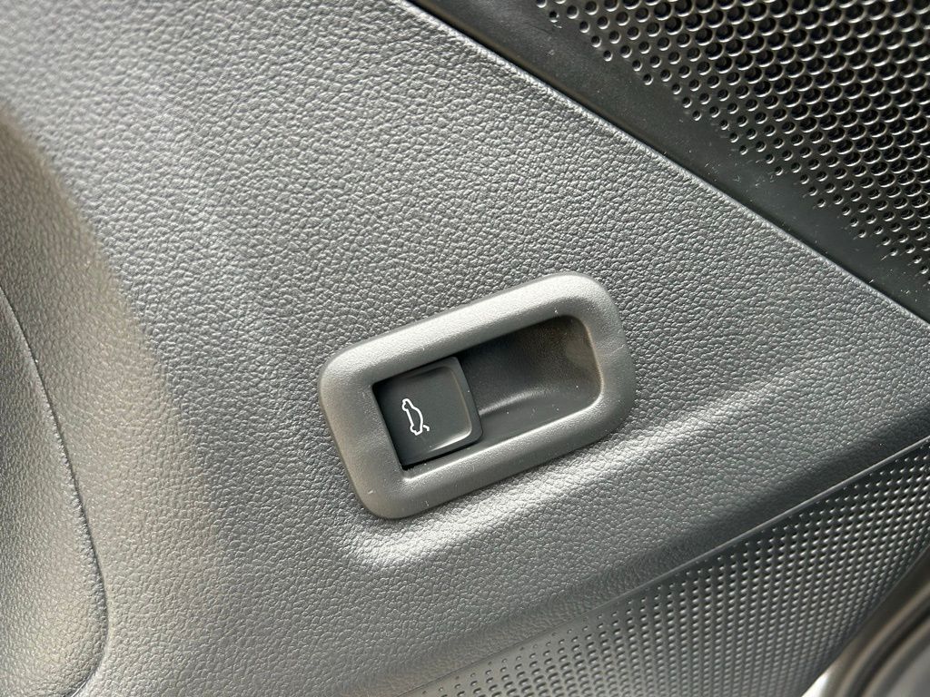 2025 Volkswagen Tiguan 2.0T SE Tampa FL