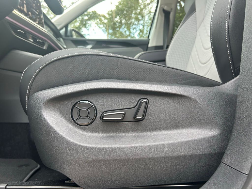 2025 Volkswagen Tiguan 2.0T SE Tampa FL