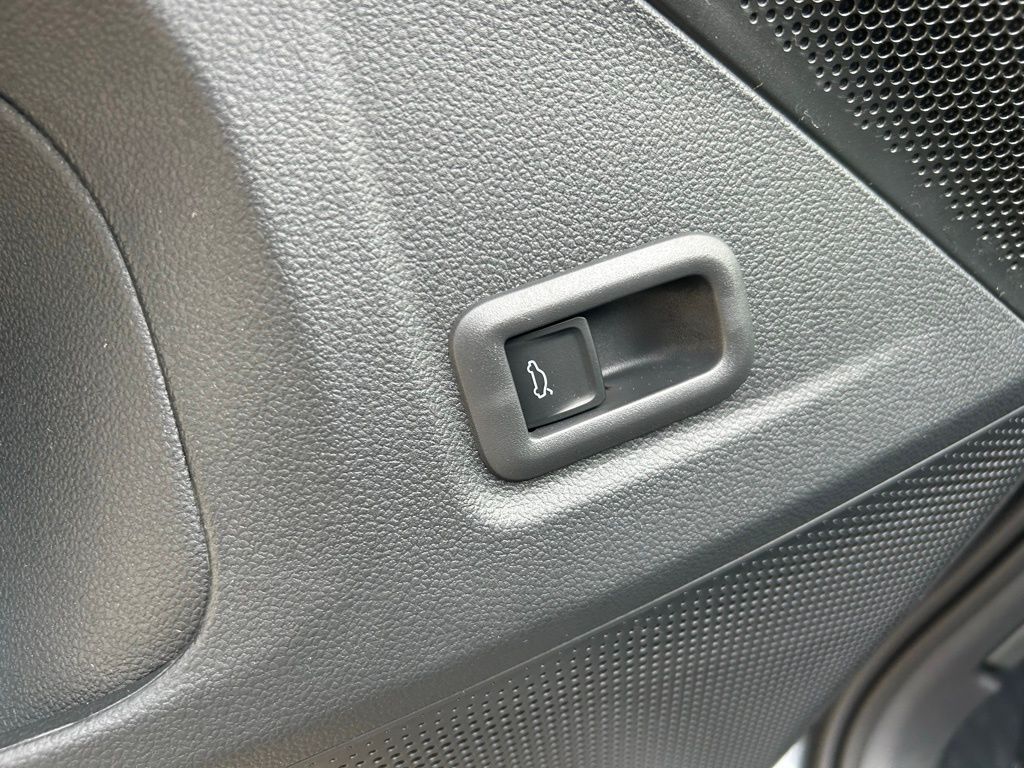 2025 Volkswagen Tiguan 2.0T SE Tampa FL