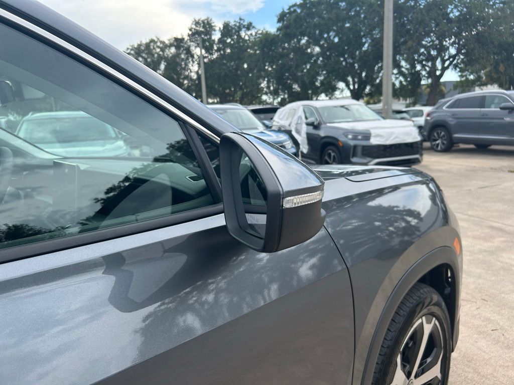 2025 Volkswagen Tiguan 2.0T SE Tampa FL
