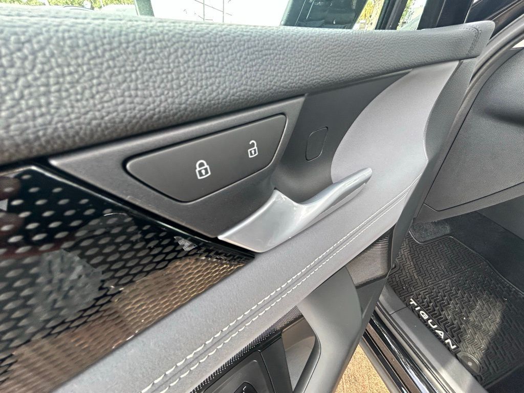 2025 Volkswagen Tiguan 2.0T SE Tampa FL