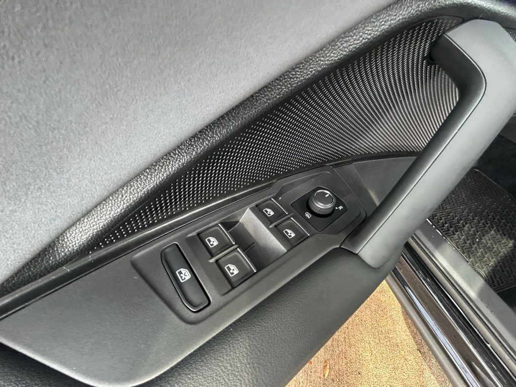 2025 Volkswagen Tiguan 2.0T SE Tampa FL